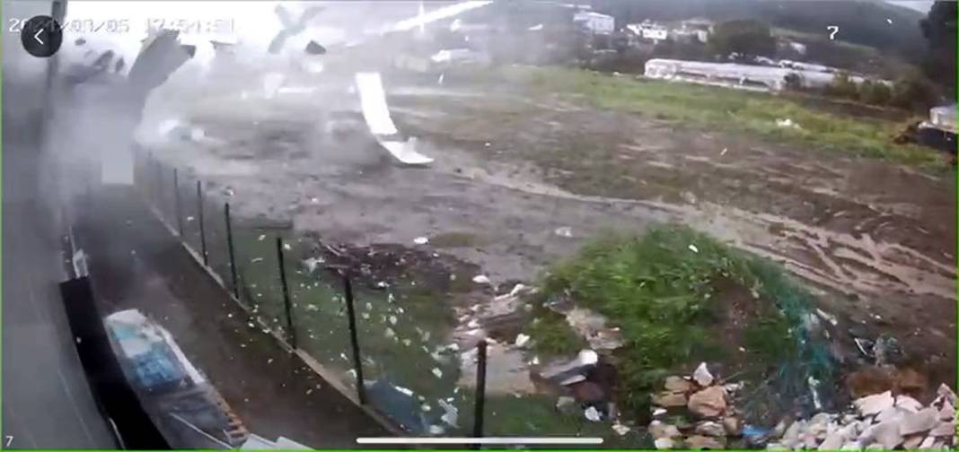 Seralar hayalet gibi uçtu! Pencereden bakan Antalyalılar gözlerine inanamadı - Resim: 25